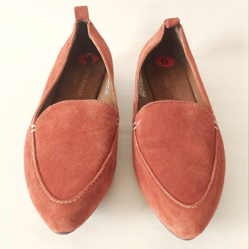 Cynthia Rowley Women Loafer Size 6 Paprika Red Suede Leather Comfort Pointed Toe - Picture 2 of 12